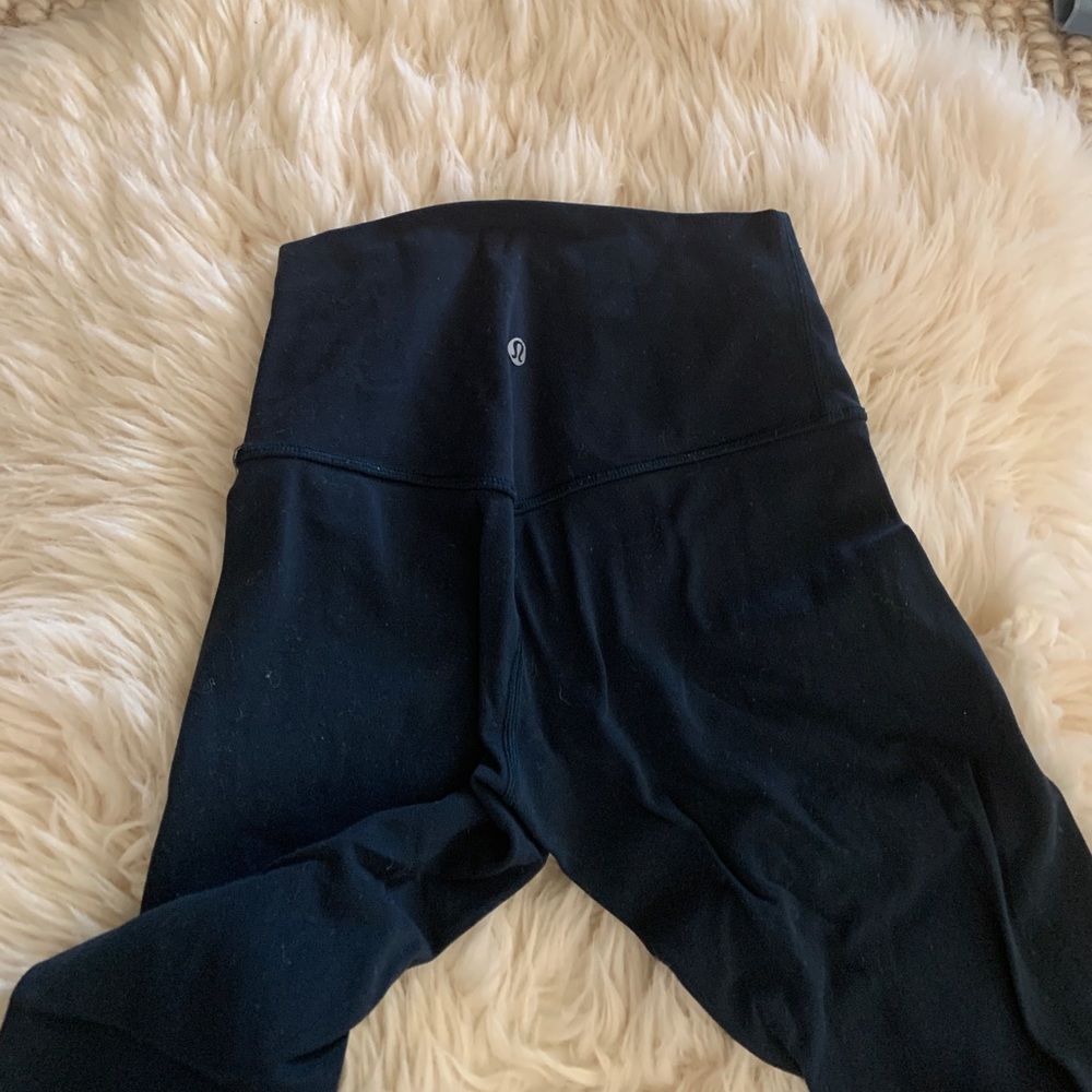 Lululemon size 2 aligns